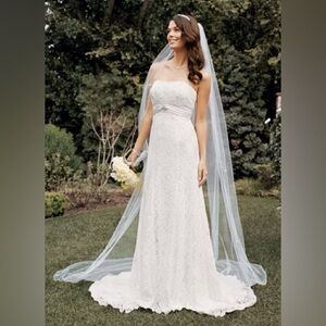 Ivory Lace Wedding Gown